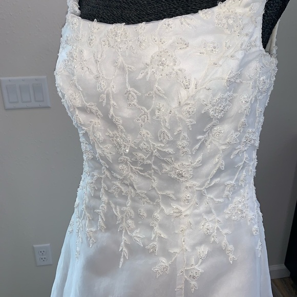🚫SOLD🚫White Wedding Gown Sz 8 soft Organza Overlay - Picture 3 of 8